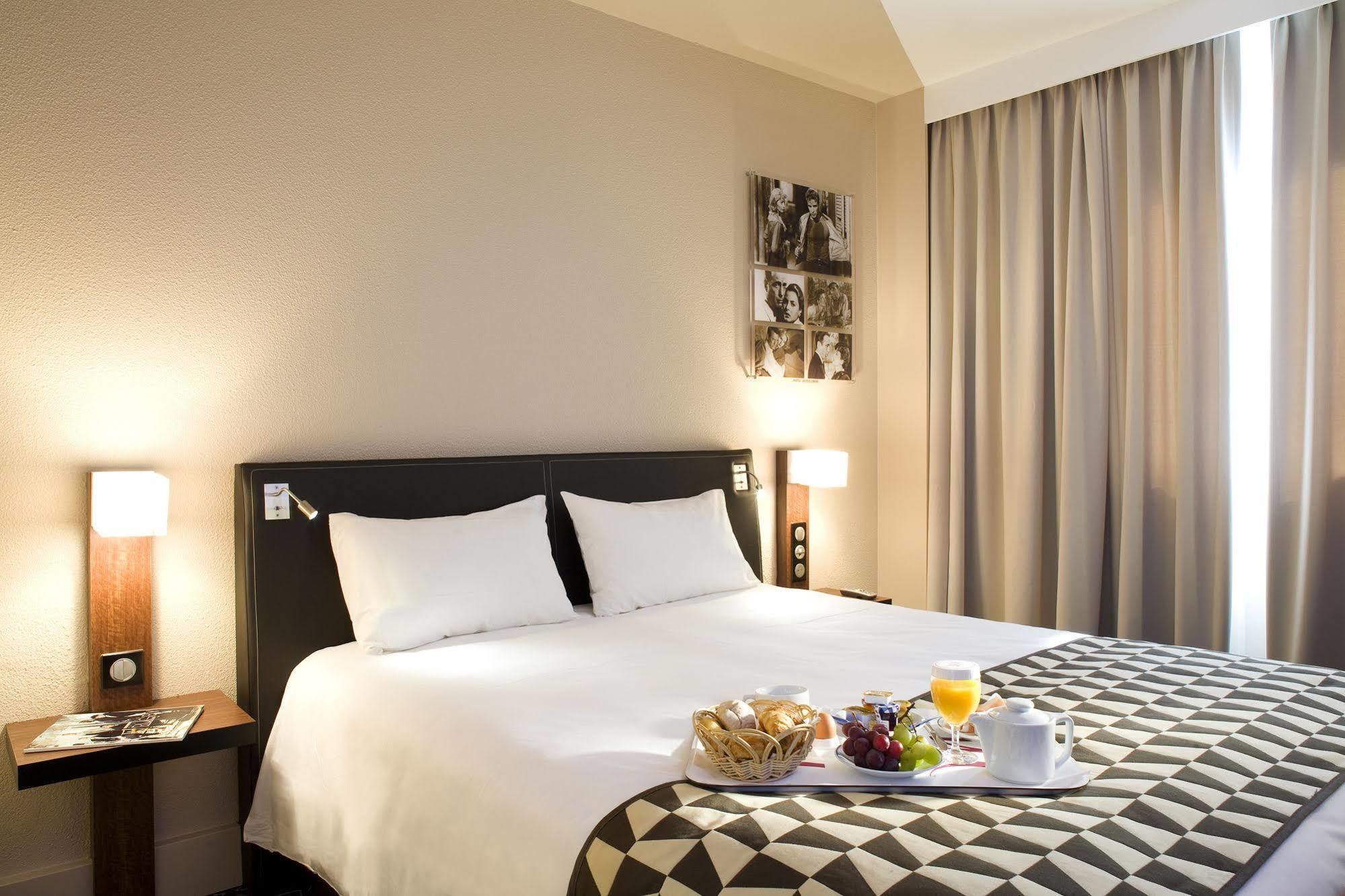 Hotel Mercure Lyon Centre Lumiere Exterior photo